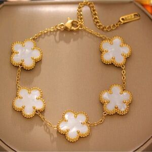 Gold White Mother of Pearl Quatrefoil Clover 5 Motifs Bracelet